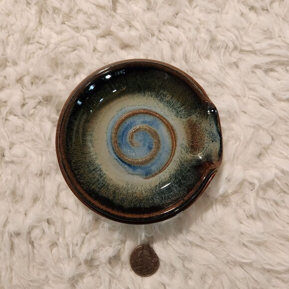 Handcrafted Studio Pottery Salt Dip Dish With Spout Signed - Picture 1 of 6